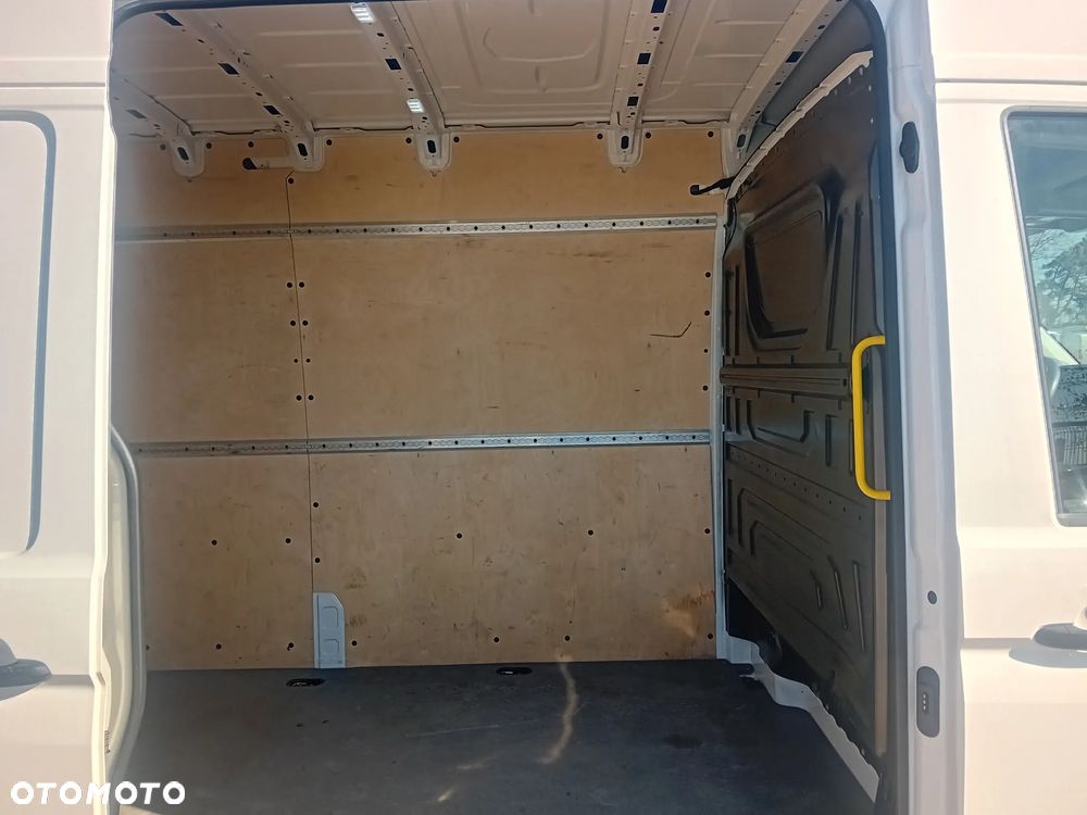 Volkswagen Crafter - 12