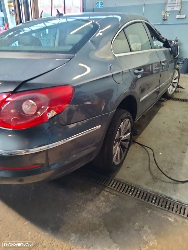Volkswagen Passat CC ano 2011 2.0tdi - 4