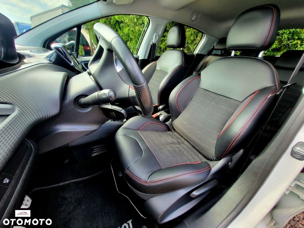 Peugeot 208 - 5