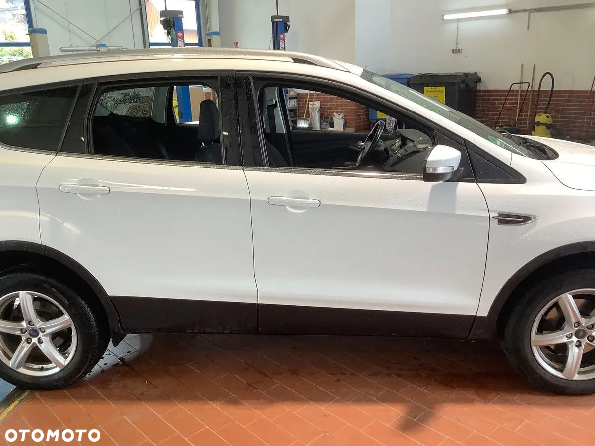 Ford Kuga 1.5 EcoBoost 2x4 Business Edition - 5