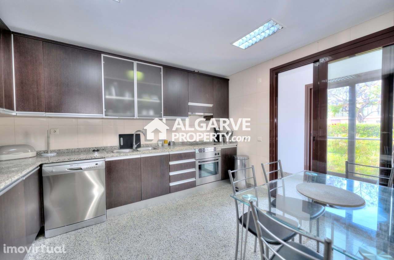 Moradia 5 Quartos no Golfe a poucos minutos da praia e marina de Vilam - Grande imagem: 5/39