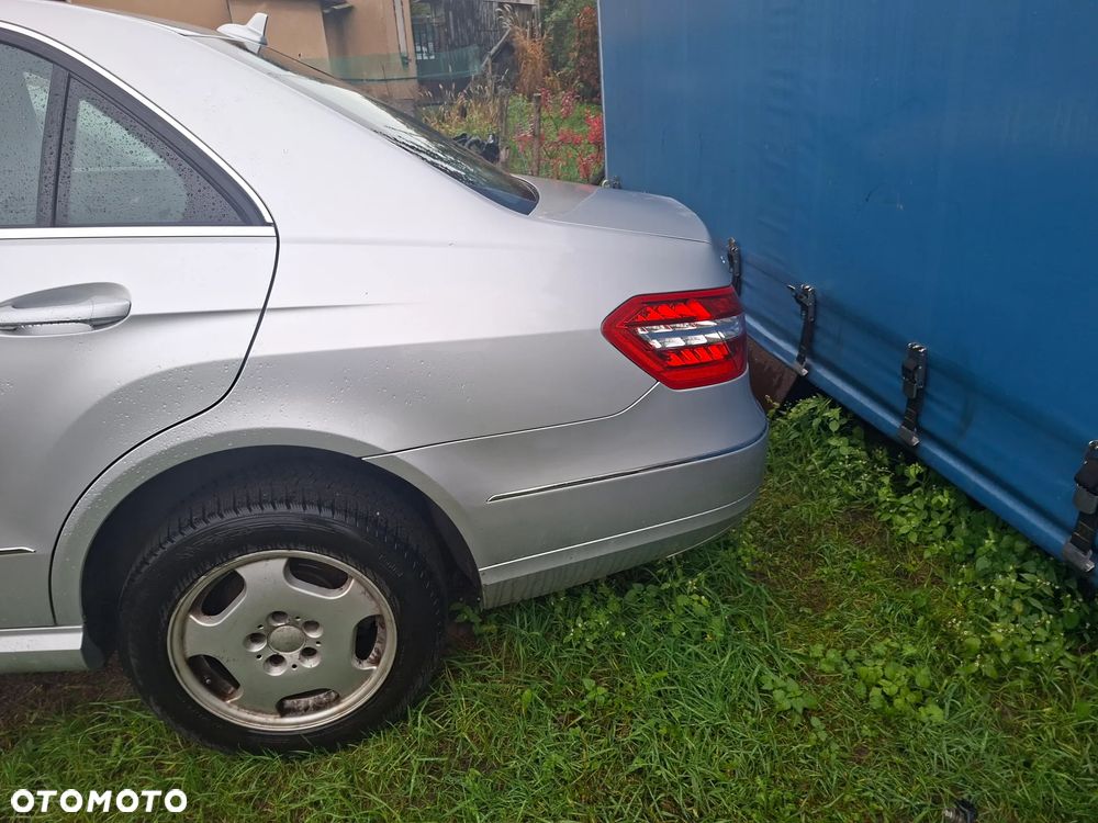 MERCEDES BENZ w212 sedan BŁOTNIK  lewy prawy cwiartka tył  próg  błotnik  poznan - 2