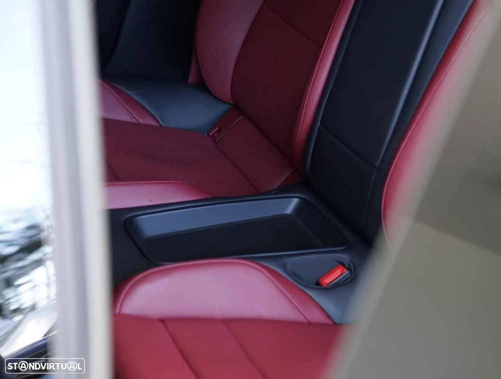 Porsche Taycan Turbo - 23