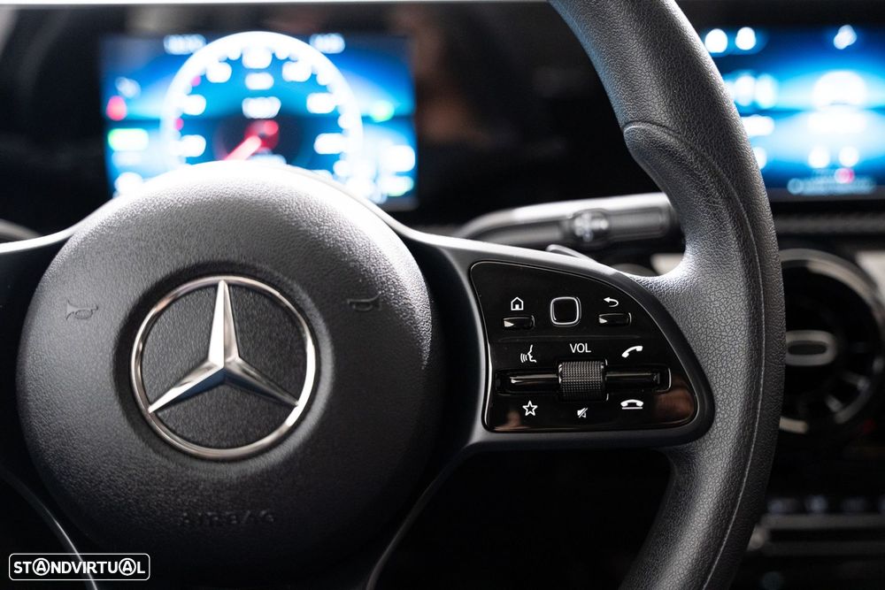 Mercedes-Benz A 250 Limousine e Progressive - 12