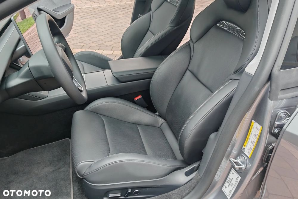Tesla Model 3 Performance AWD - 18