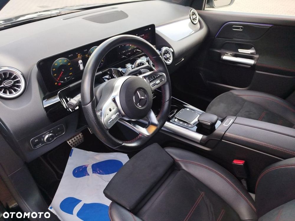 Mercedes-Benz GLA - 11