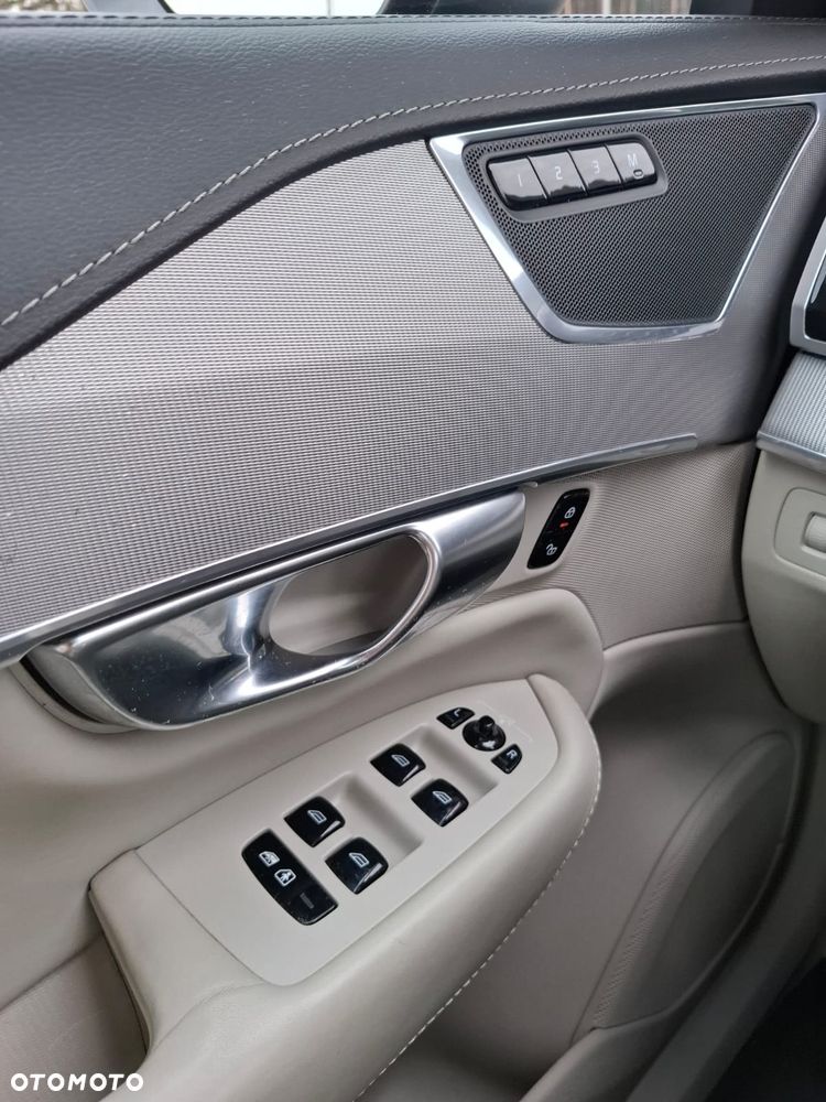 Volvo XC 90 T5 AWD Inscription - 4