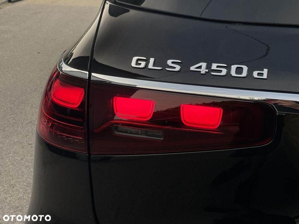 Mercedes-Benz GLS - 28