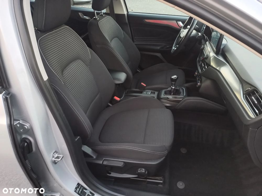 Ford Focus 1.5 EcoBlue Start-Stopp-System TITANIUM - 20