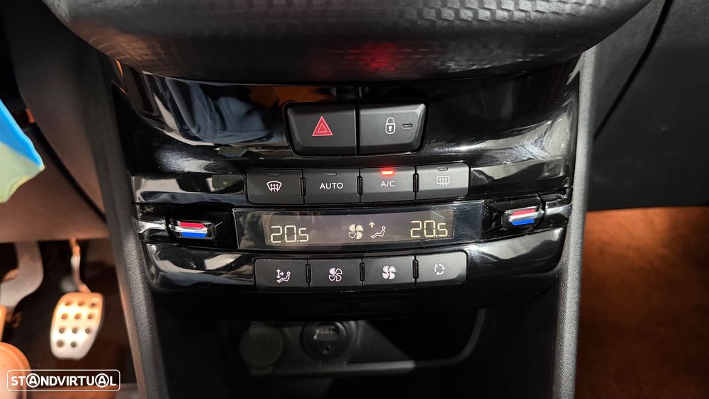 Peugeot 2008 1.2 PureTech Crossway - 26