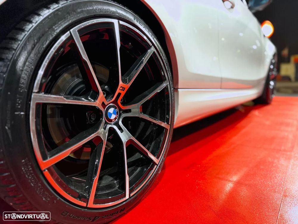 BMW 118 d Pack M - 21