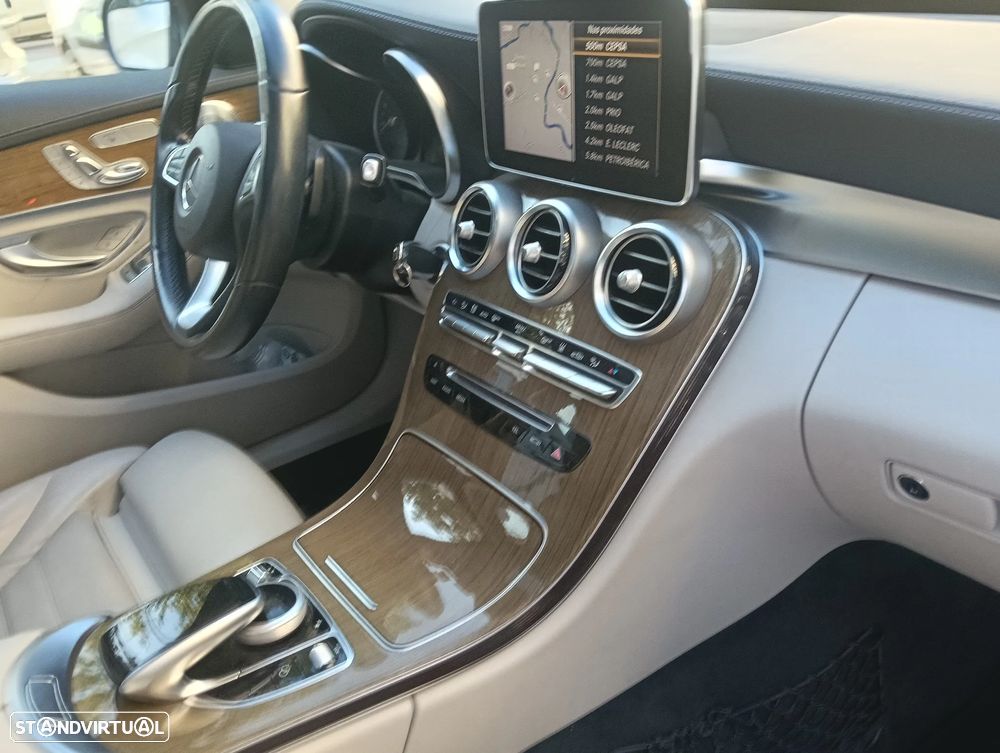 Mercedes-Benz C 300 h Exclusive - 14