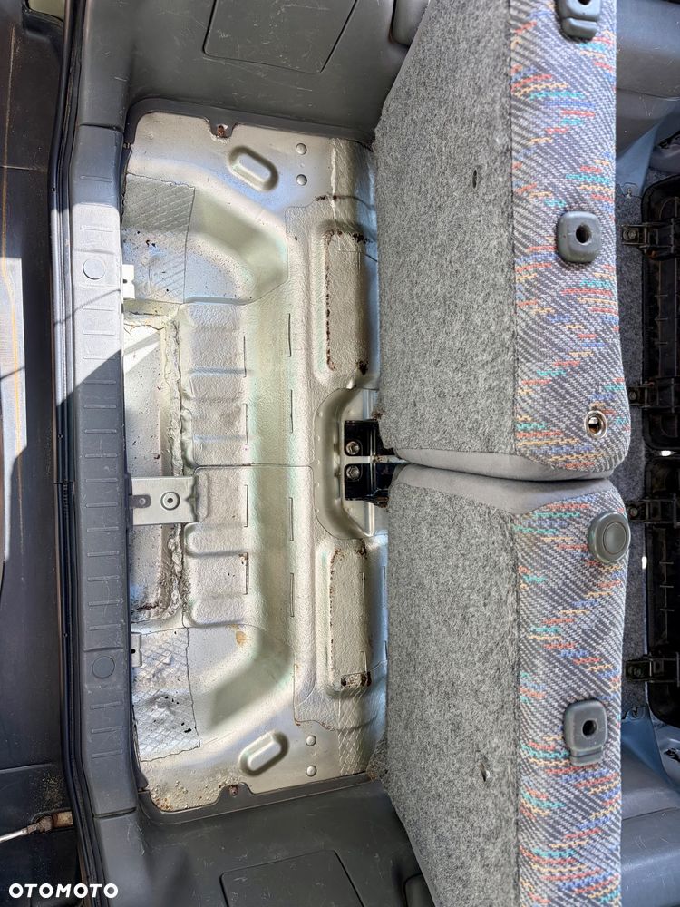 Suzuki Jimny 1.3 JLX - 37