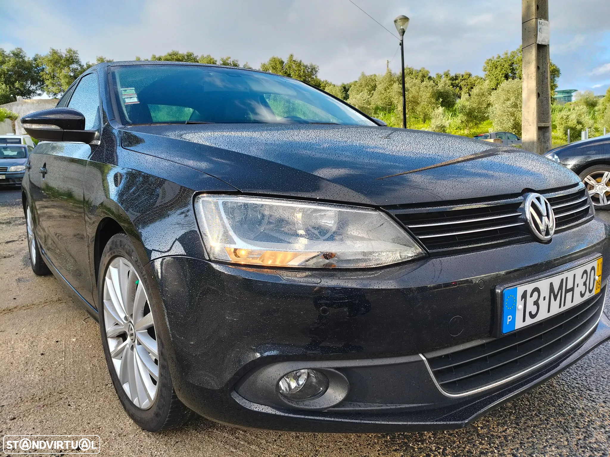VW Jetta 2.0 TDI Highline - 13