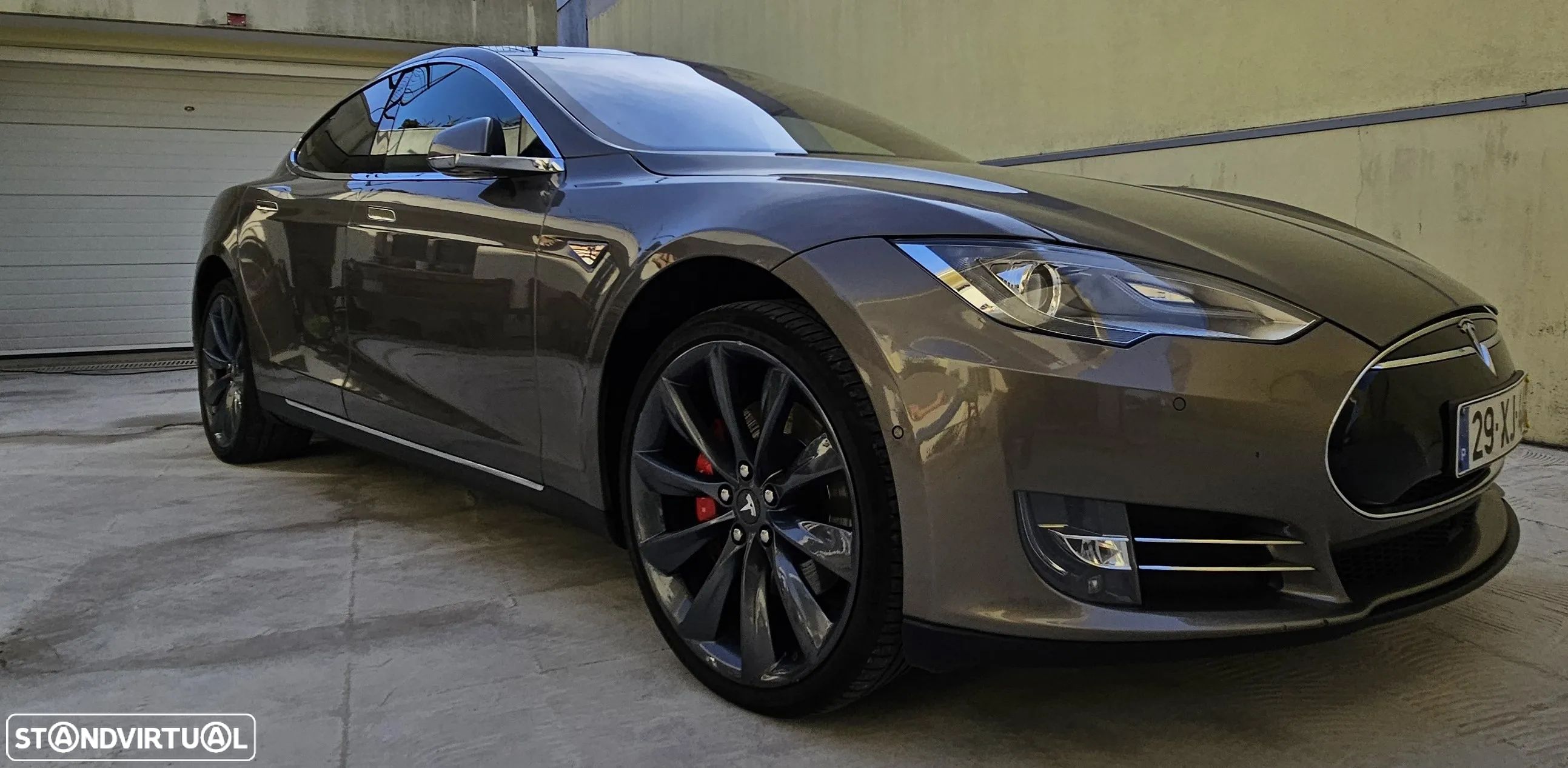 Tesla Model S - 1