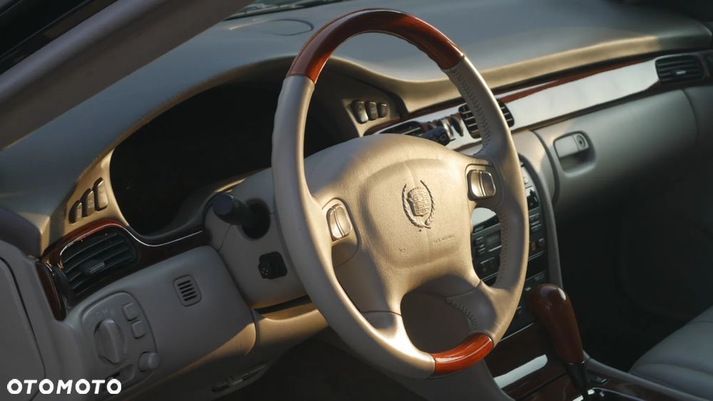 Cadillac Seville - 28