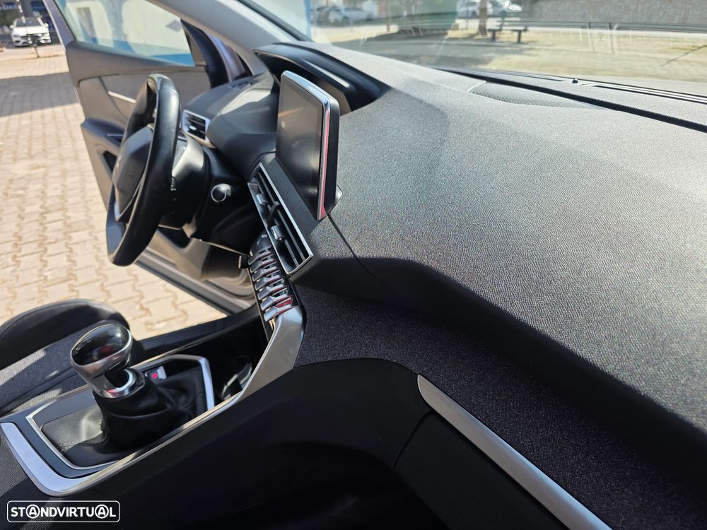 Peugeot 3008 1.2 PureTech Allure Pack - 22