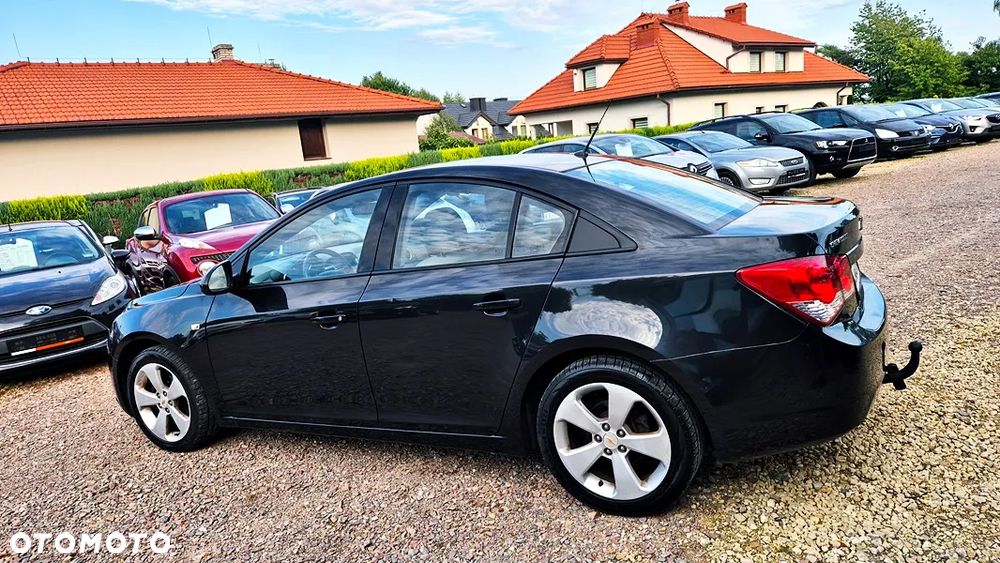 Chevrolet Cruze 1.6 LS - 19