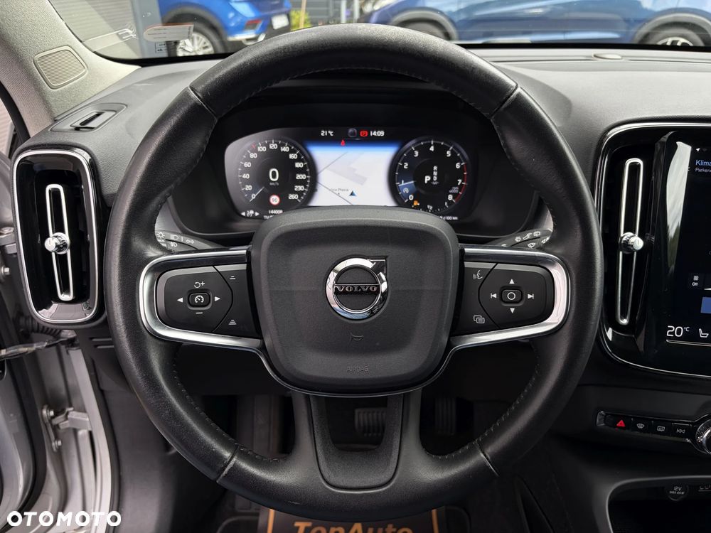 Volvo XC 40 T4 Geartronic Momentum Pro - 22