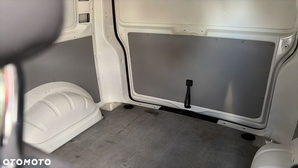 Volkswagen Transporter - 24