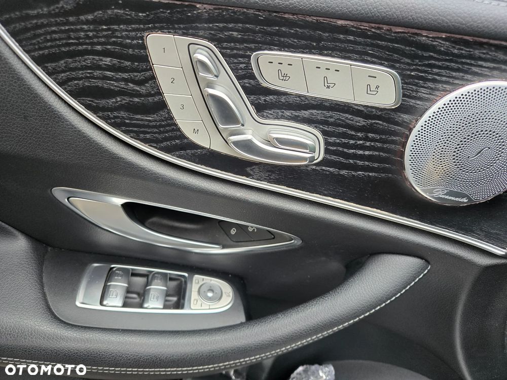 Mercedes-Benz Klasa E 400 4Matic Coupe 9G-TRONIC AMG Line - 23