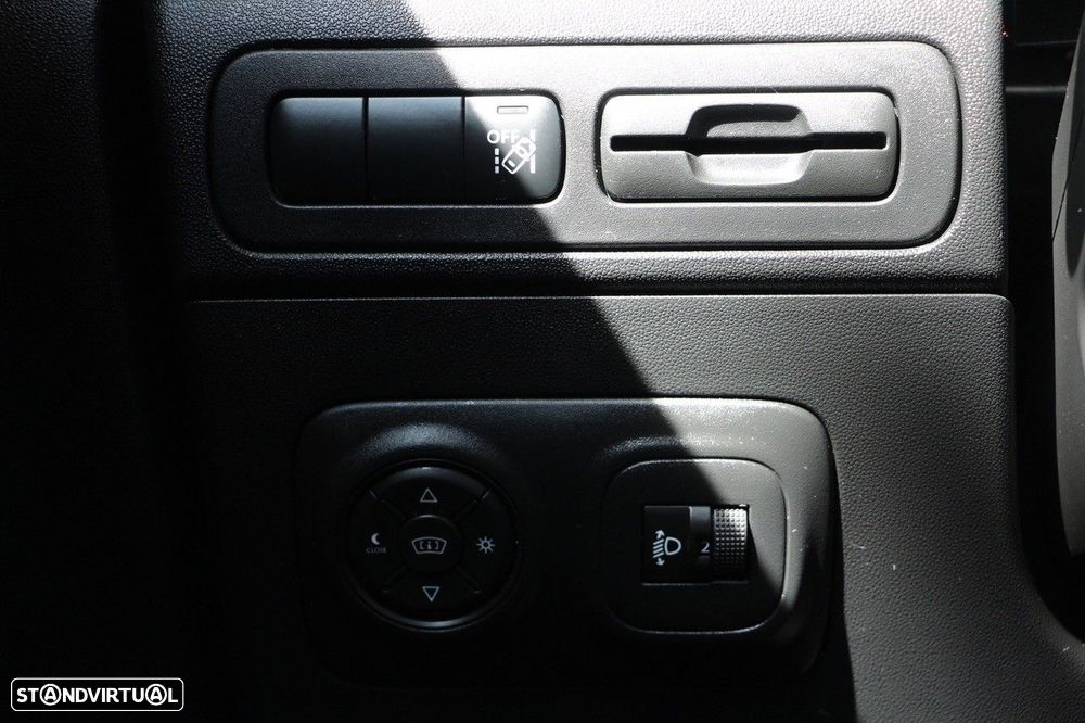 Citroën C3 Aircross 1.2 PureTech Shine EAT6 - 33