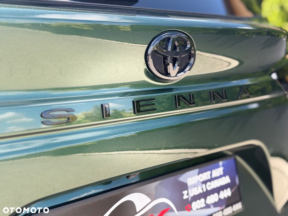 Toyota Sienna - 12