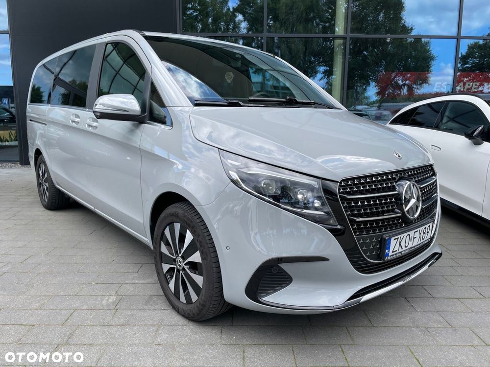 Mercedes-Benz Klasa V - 20