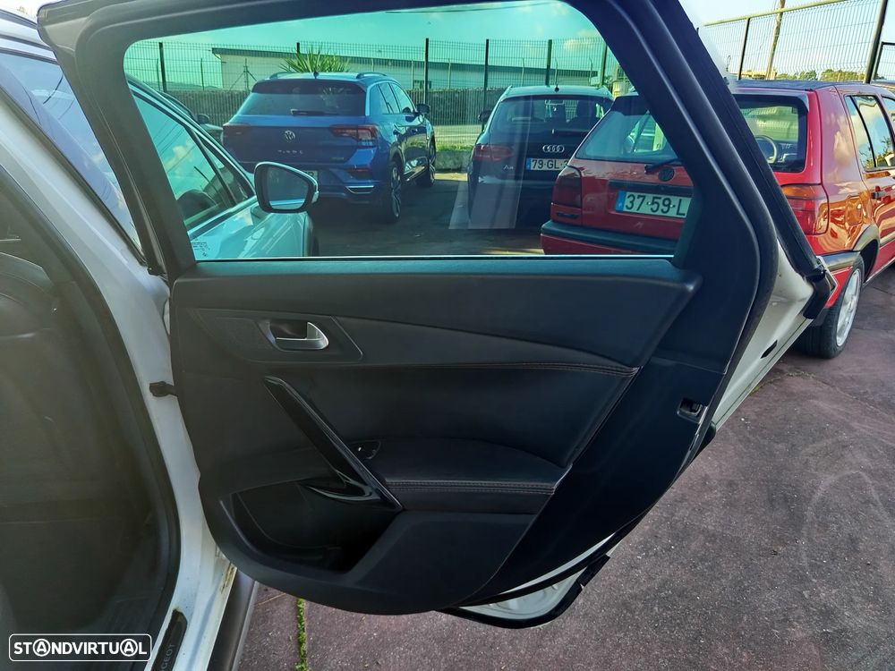 Peugeot 508 RXH 2.0 HDi Hybrid4 Limited Edition 2-Tronic - 33