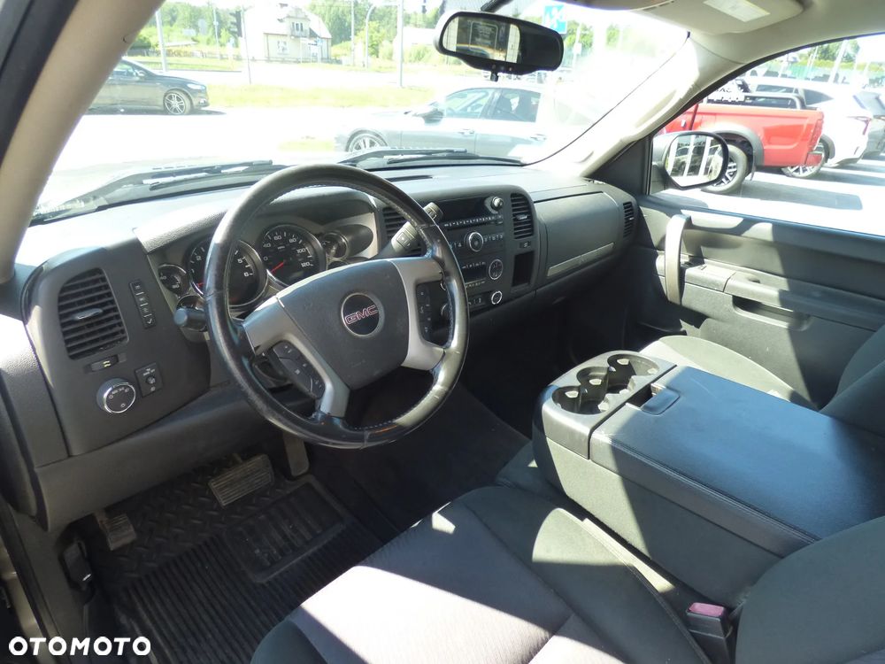 GMC Sierra - 9