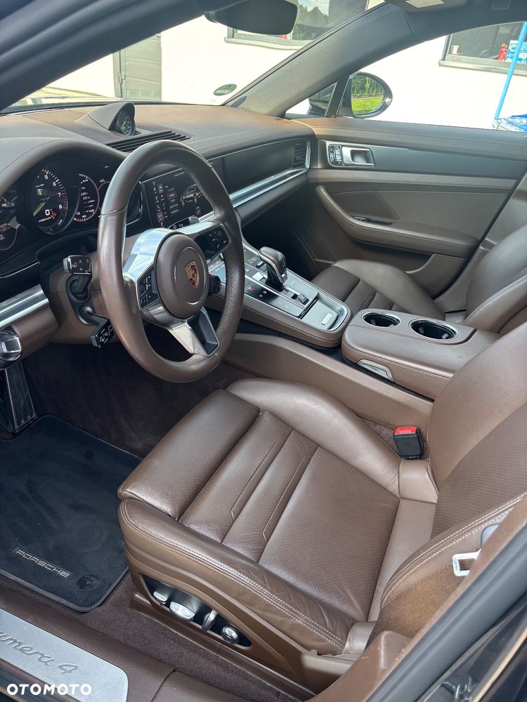 Porsche Panamera 4 Sport Turismo - 16