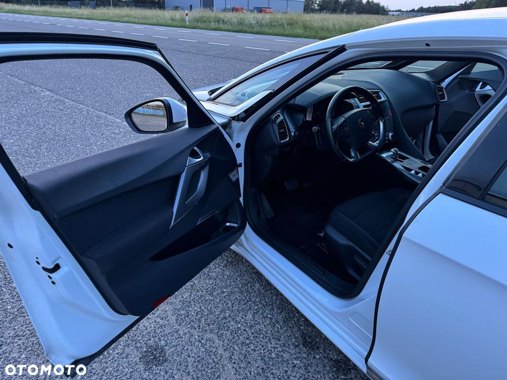 Citroën DS5 e-HDi 115 EGS6 Chic - 11