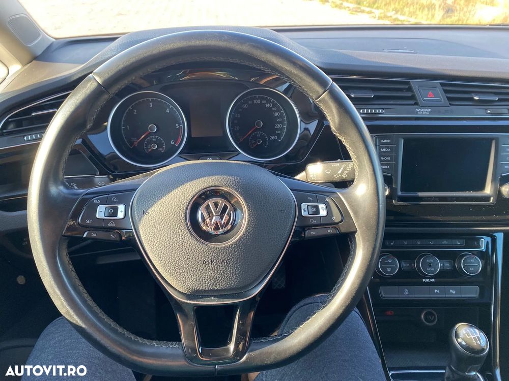 Volkswagen Touran 2.0 TDI SCR Highline - 18