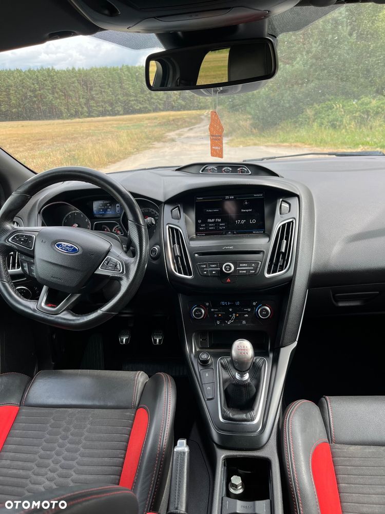 Ford Focus 2.0 EcoBoost ST - 22