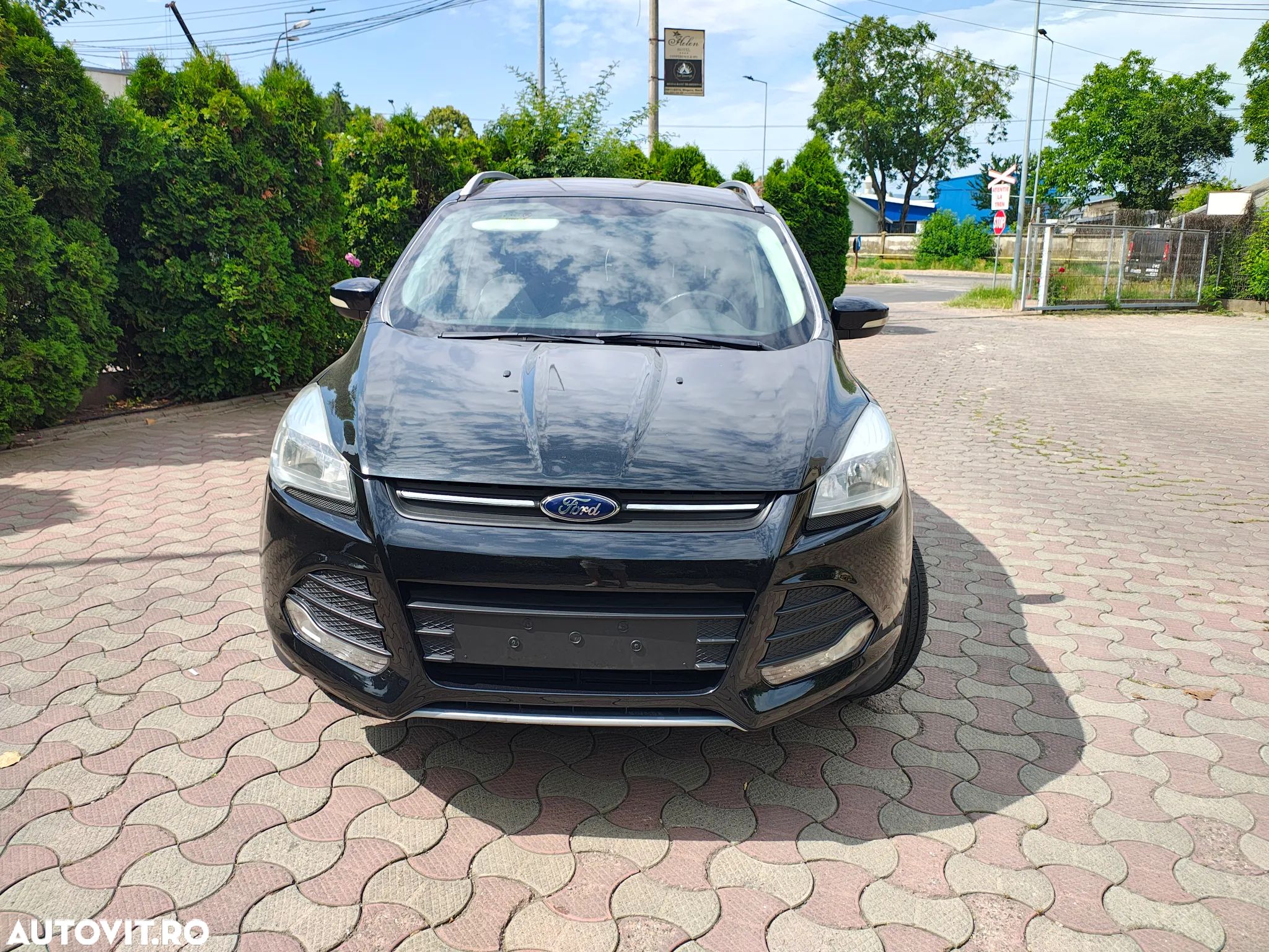 Ford Kuga 2.0 TDCi 2x4 Titanium - 1