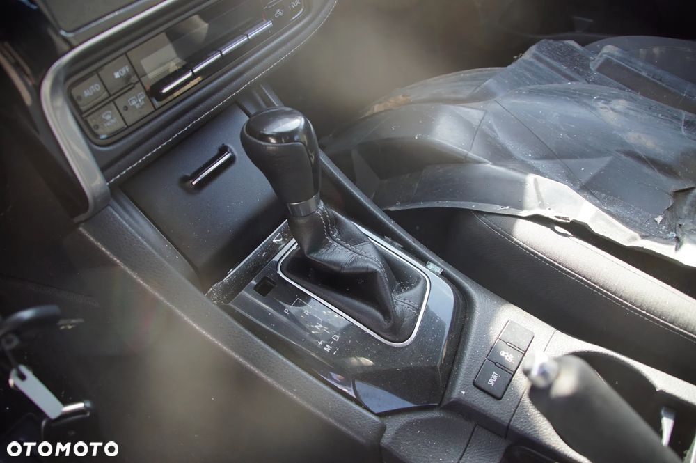 Auto na części - Toyota Corolla E16 XI Lift 1.6 Valvematic 132 KM 1ZR-FAE 3040020110 040 2016R Drzwi Szyby Klapa Zderzak Silnik Skrzynia Komputer Licznik Radio Konsola Moduł - 21