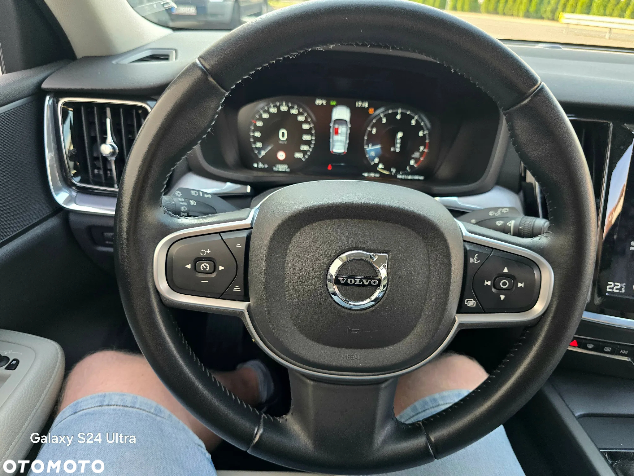 Volvo V60 T4 Momentum Pro - 29