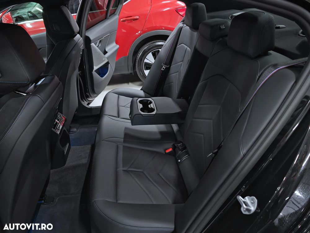 BMW Seria 5 520i AT MHEV - 27