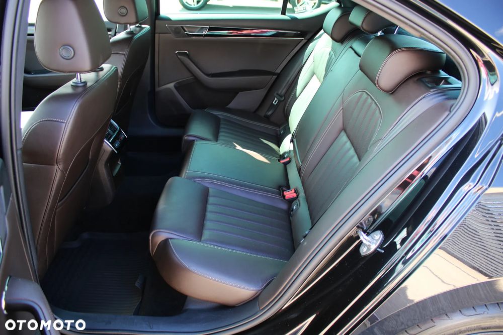 Skoda Superb 2.0 TSI L&K DSG - 24