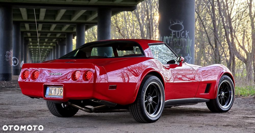 Chevrolet Corvette - 7