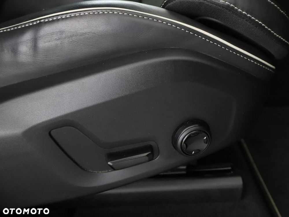 Volvo XC 60 D4 SCR R-Design - 38