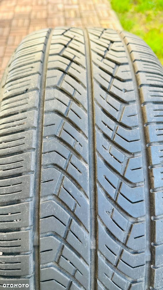 4x Yokohama Geolandar G95 225/55R17 DOT 0717 4-5 mm - 1