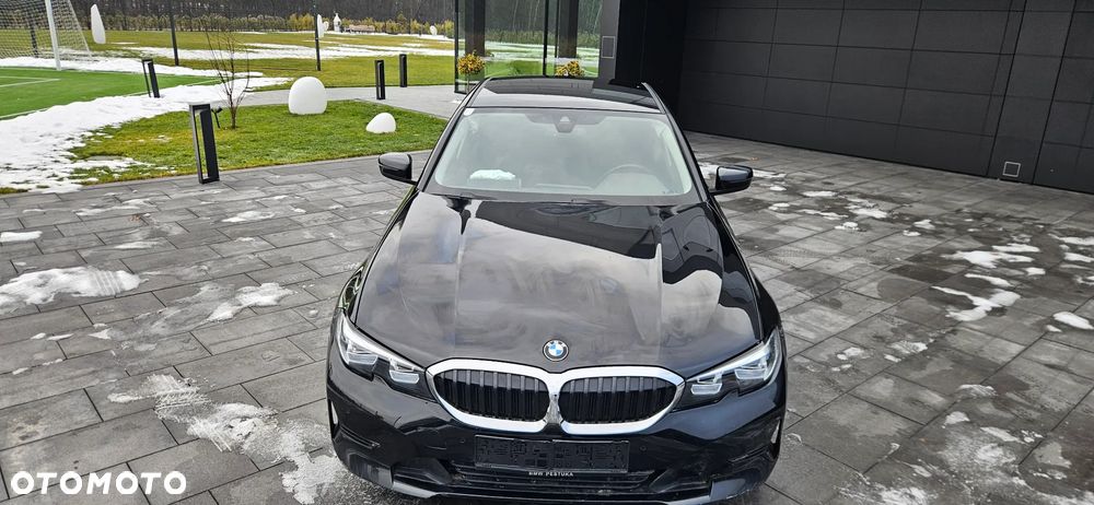 BMW Seria 3 318d Edition Luxury Line Purity - 18