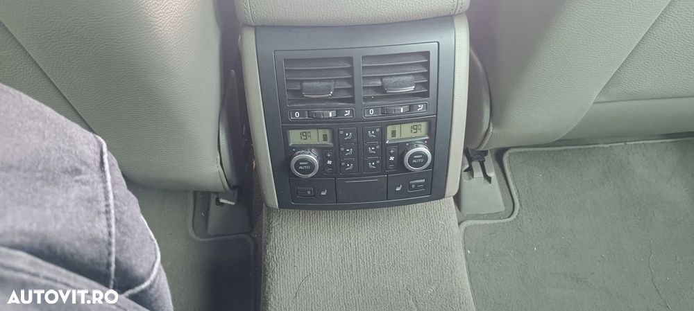 Volkswagen Touareg - 5