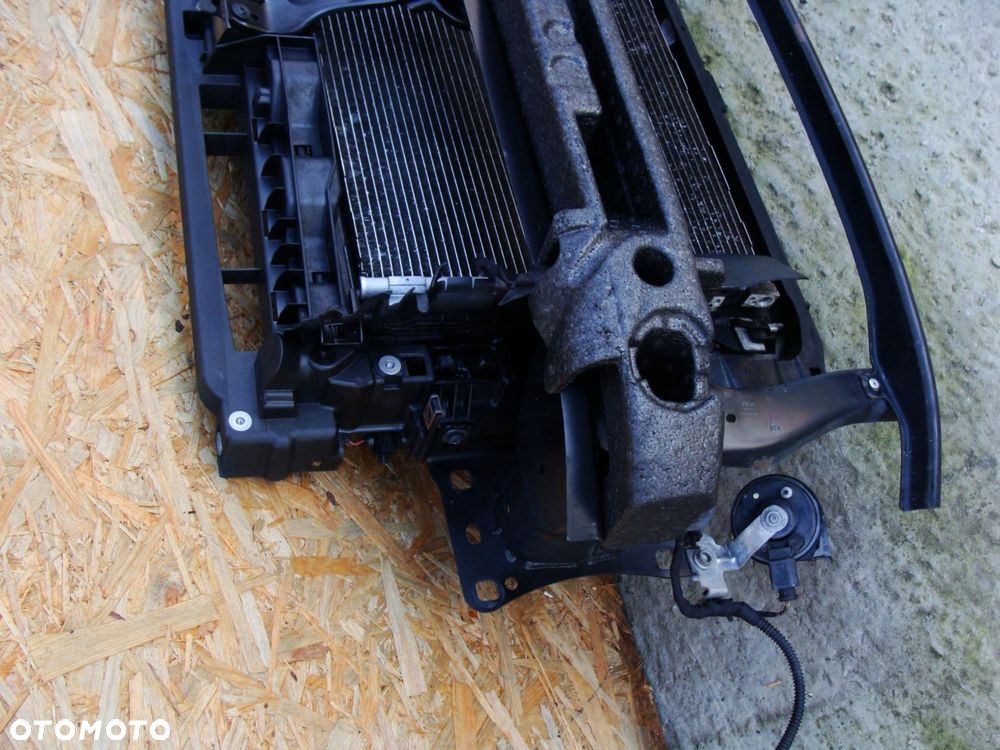 pas przedni chłodnice vw golf vii sportsvan 1.6 tdi 510 2016r - 2