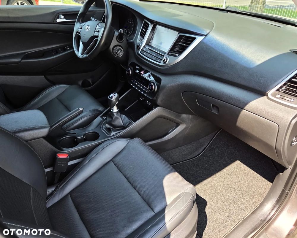 Hyundai Tucson 1.6 GDI BlueDrive Design 2WD - 23