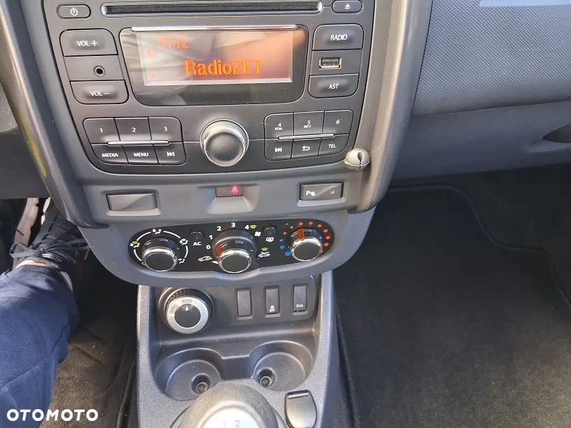 Dacia Duster 1.6 16V 4x4 Laureate - 17