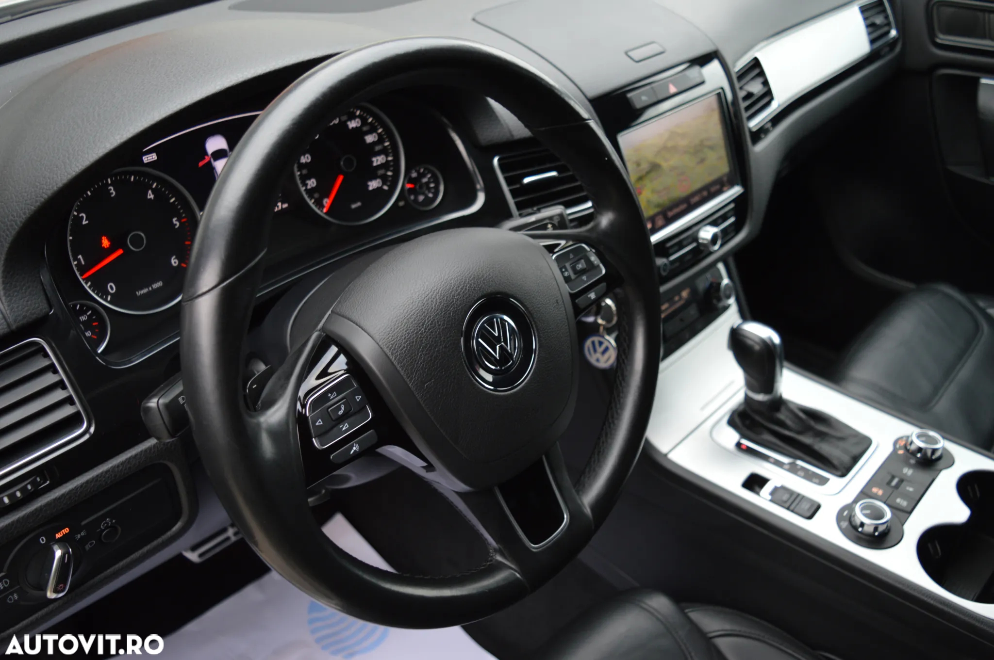Volkswagen Touareg 3.0 V6 TDI BMT - 16