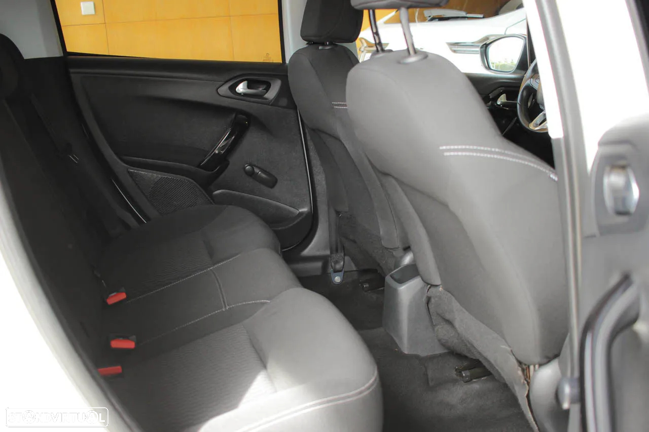 Peugeot 208 1.2 PureTech Style - 7