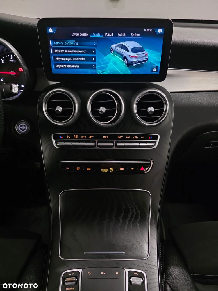 Mercedes-Benz GLC 300 d 4Matic 9G-TRONIC AMG Line Plus - 11